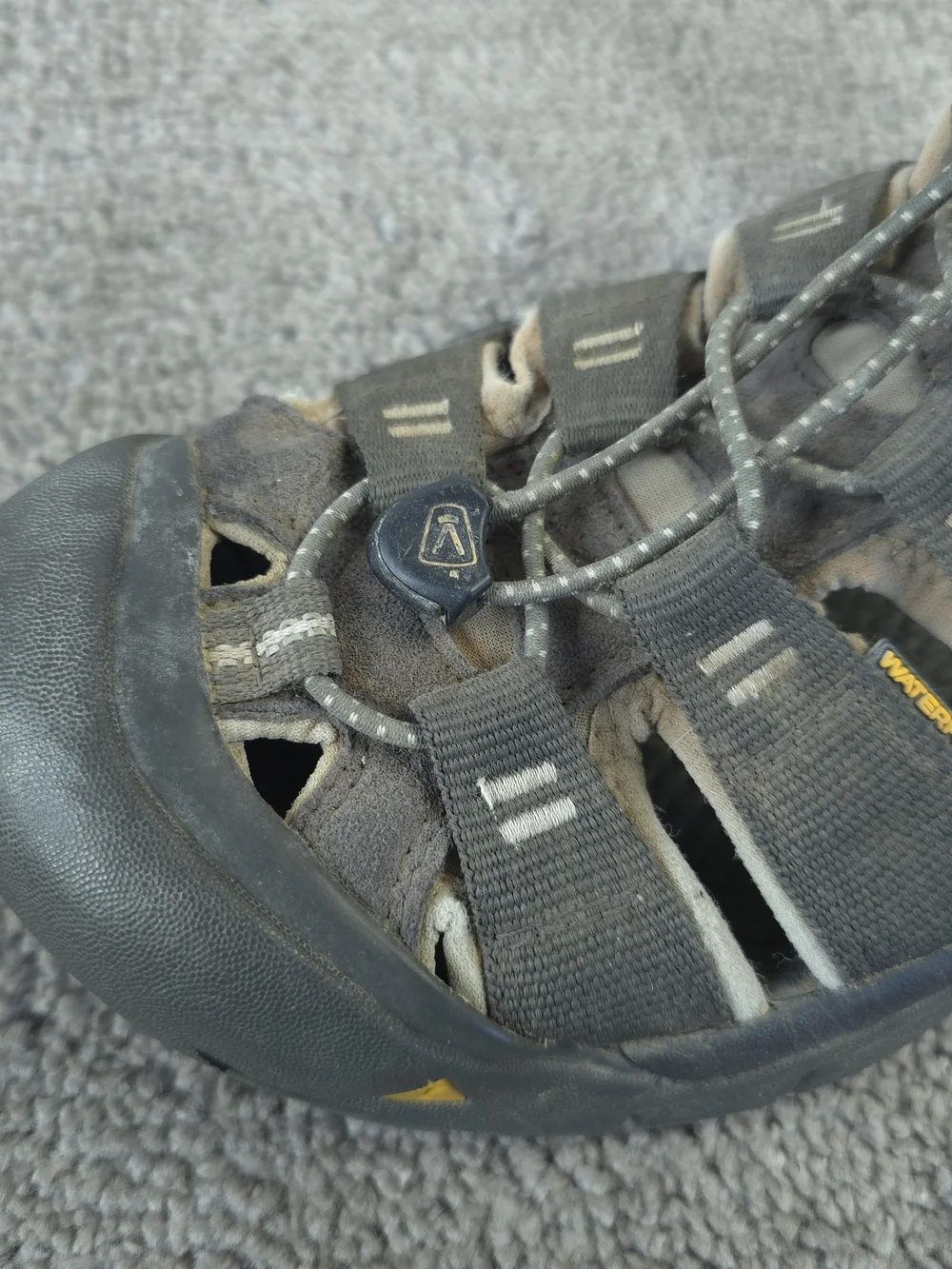 KEEN Newport H2 Waterproof Hiking Sandals Mens Size 10 Shoes Gray Beach Summer